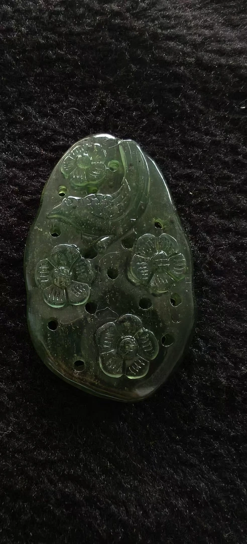 泰山玉喜上眉梢蛇纹石质玉