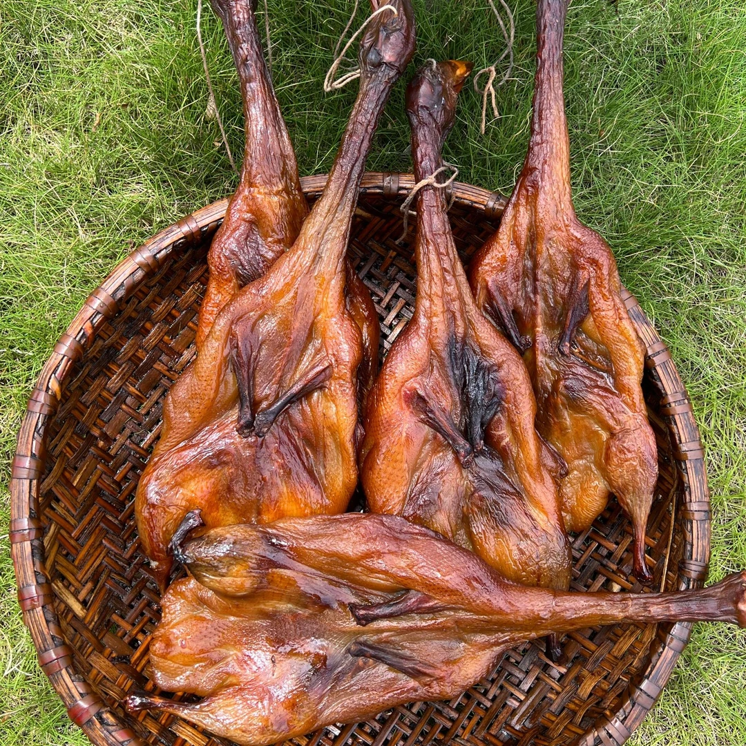 湖南正宗烟熏腊鸭子真空发货特色美食
