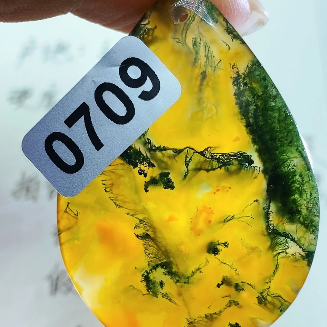 未镶嵌颈饰玛瑙/玉髓菲*