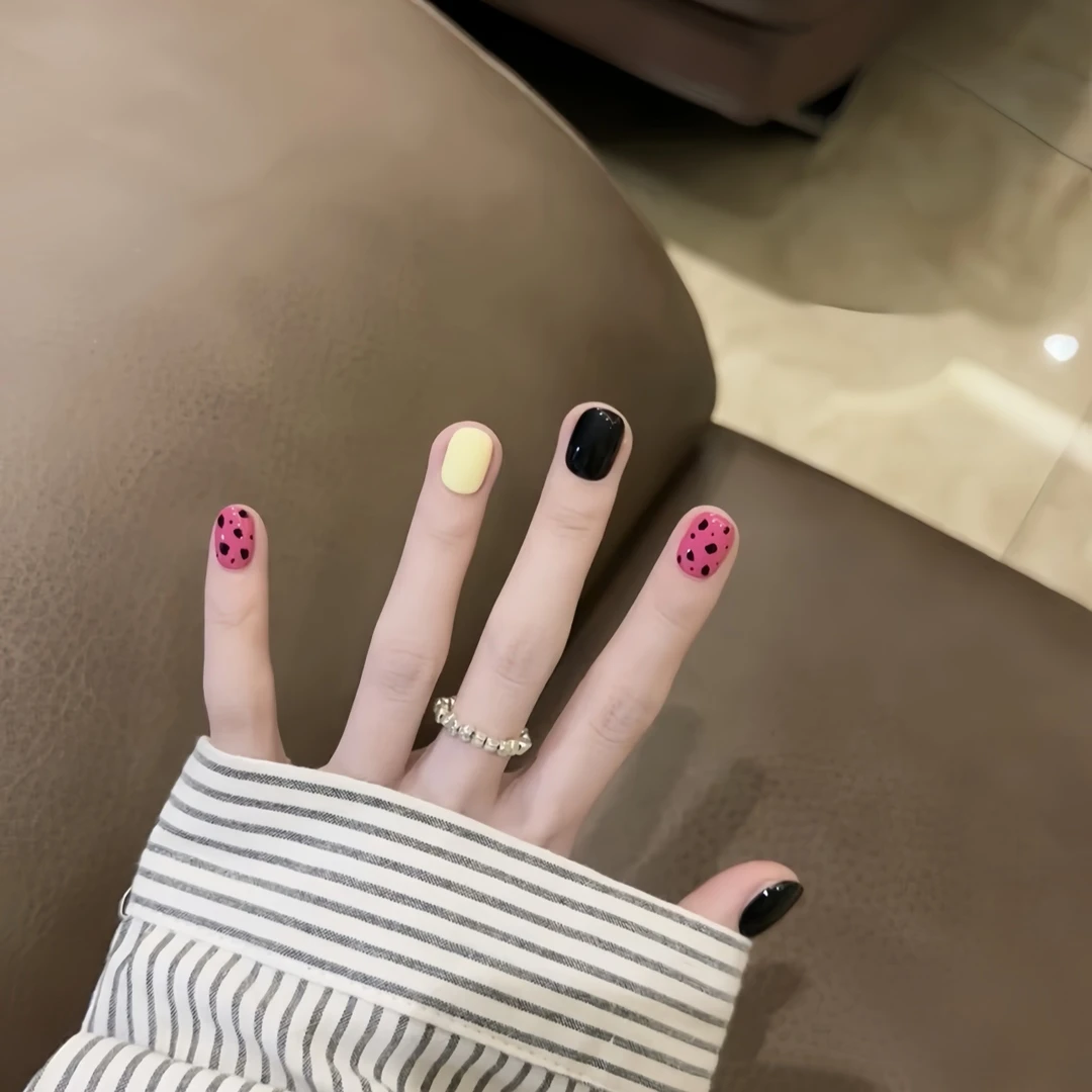 多巴胺跳色显白气质高级感纯手工穿戴甲辣妹款美甲片短款小众设计