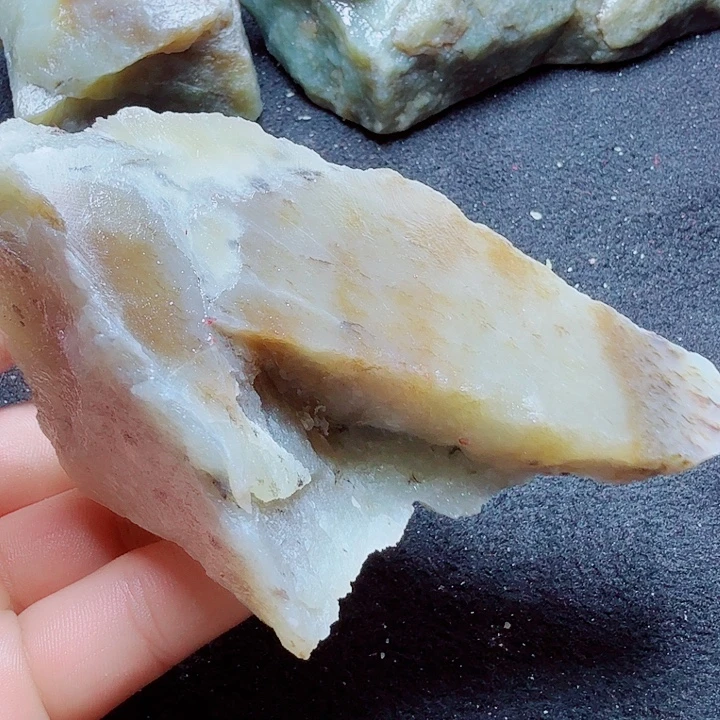 未镶嵌和田玉（糖玉）珠宝半成品