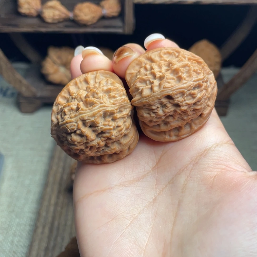 吊坠文玩核桃头货三角白39 全品白茬精配毕业红皮