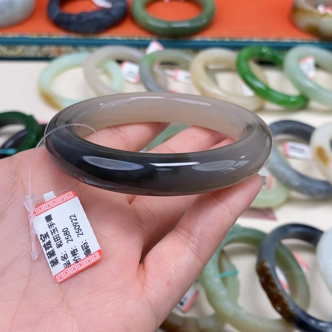 未镶嵌手镯和田玉57.5