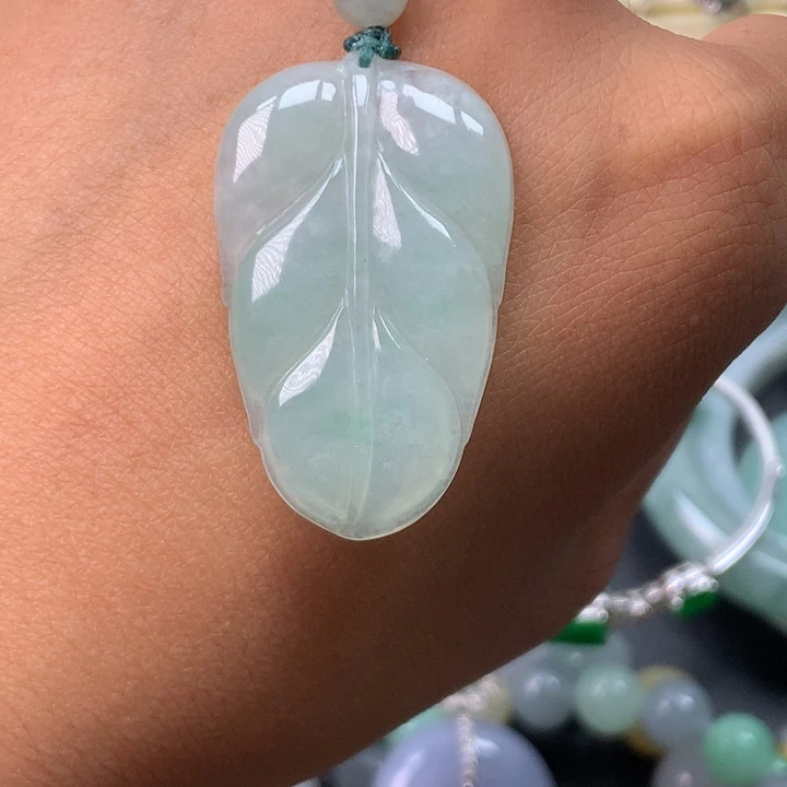 翡翠未镶嵌颈饰树叶