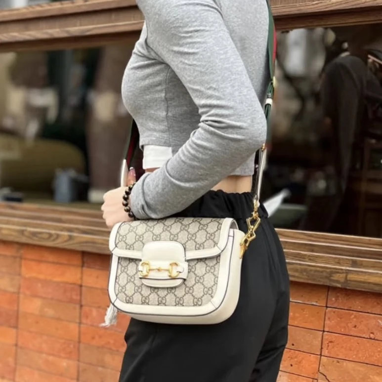95新 GUCCI/古驰 99新白色中号马鞍单肩斜挎包43606826