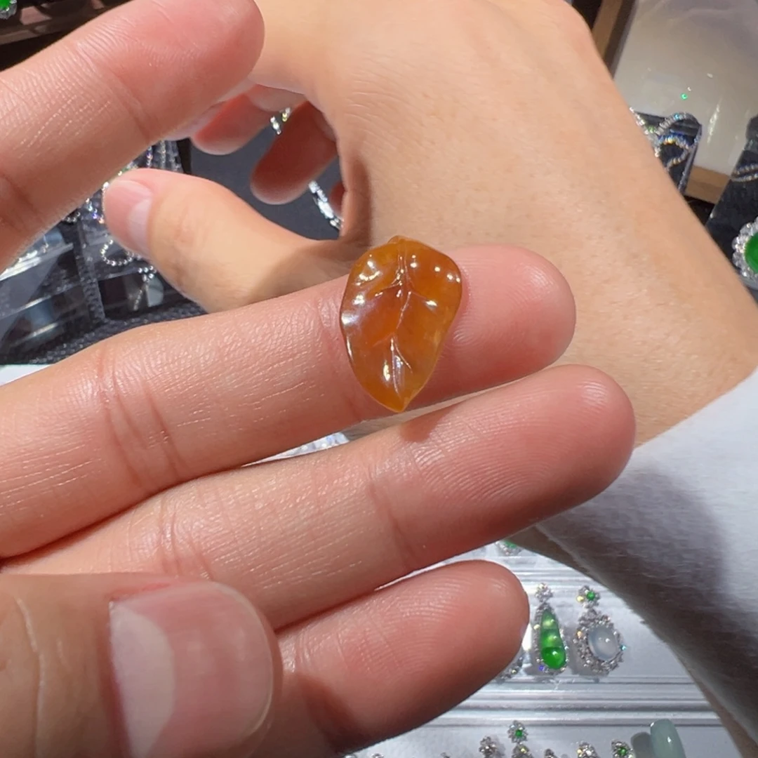 翡翠裸石福利天然缅甸 A货翡翠红翡叶子