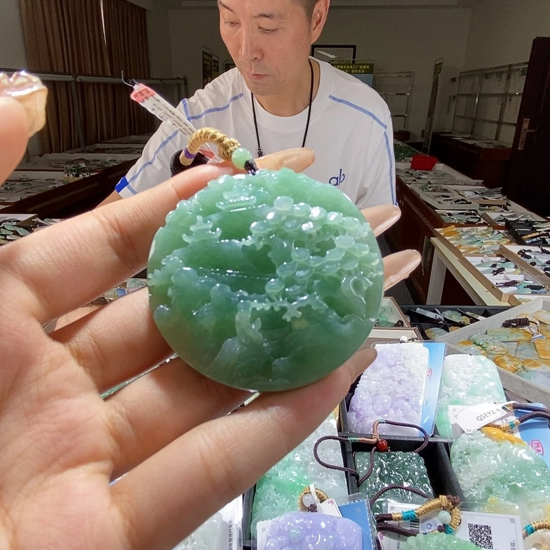 翡翠未镶嵌颈饰翡翠