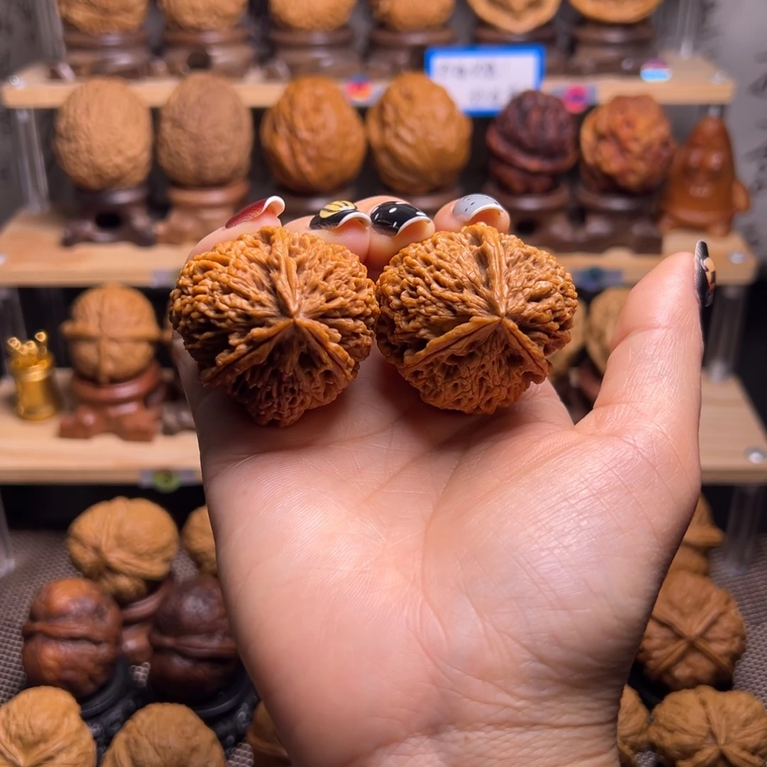 桃核把件水龙纹三棱H25、39尺