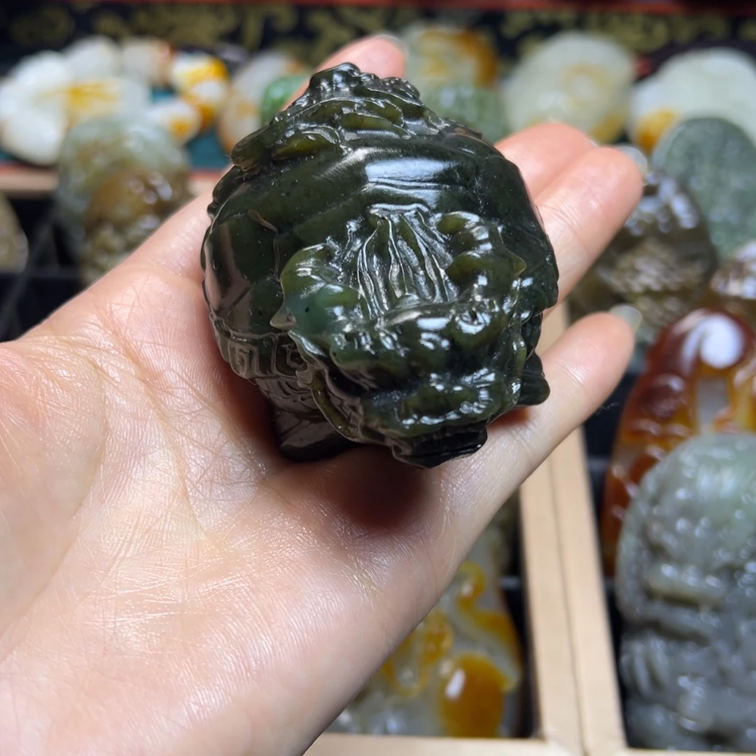 和田玉未镶嵌把件