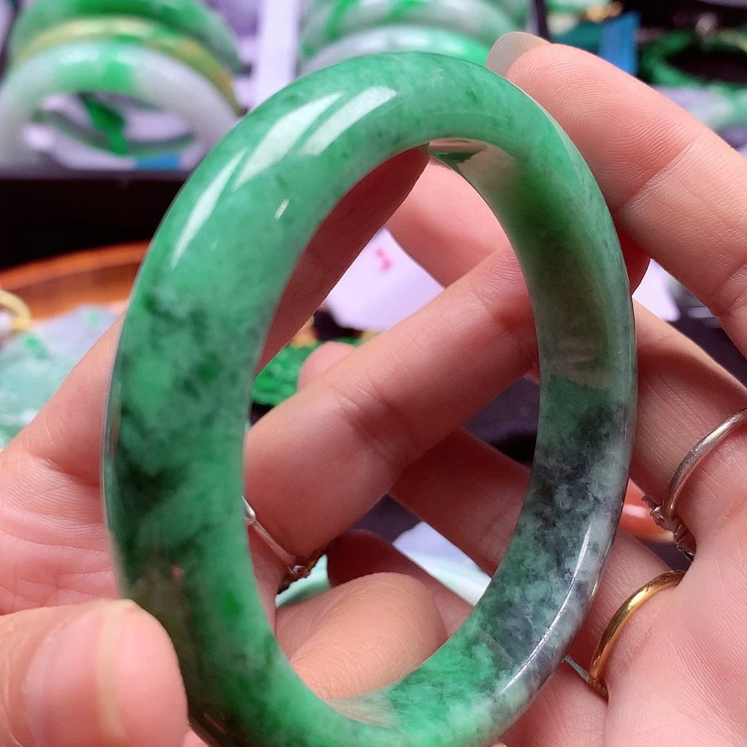 翡翠未镶嵌手镯翡翠