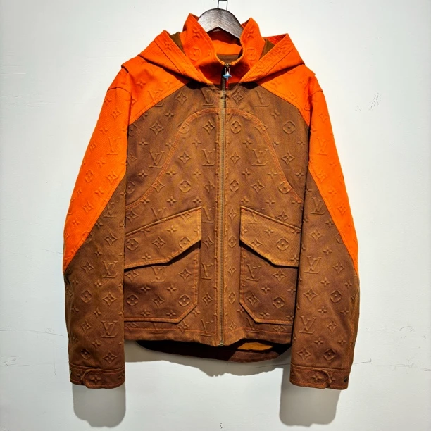 99新 LouisVuitton/路易威登 99新Lv满印浮雕伐木外套 尺码：50