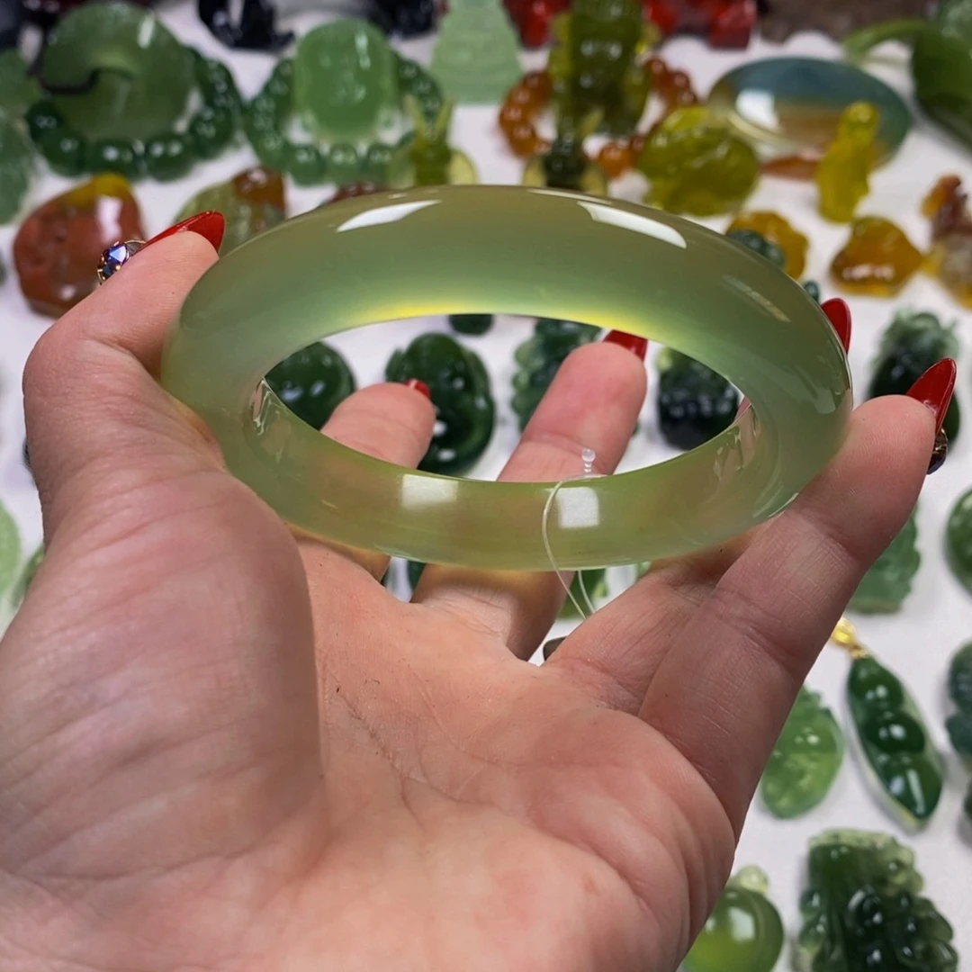 蛇纹石玉手镯未镶嵌小**脉