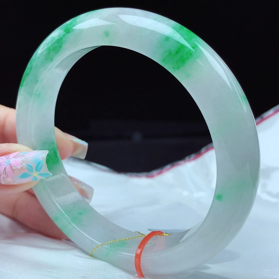 翡翠手镯未镶嵌61圈4528