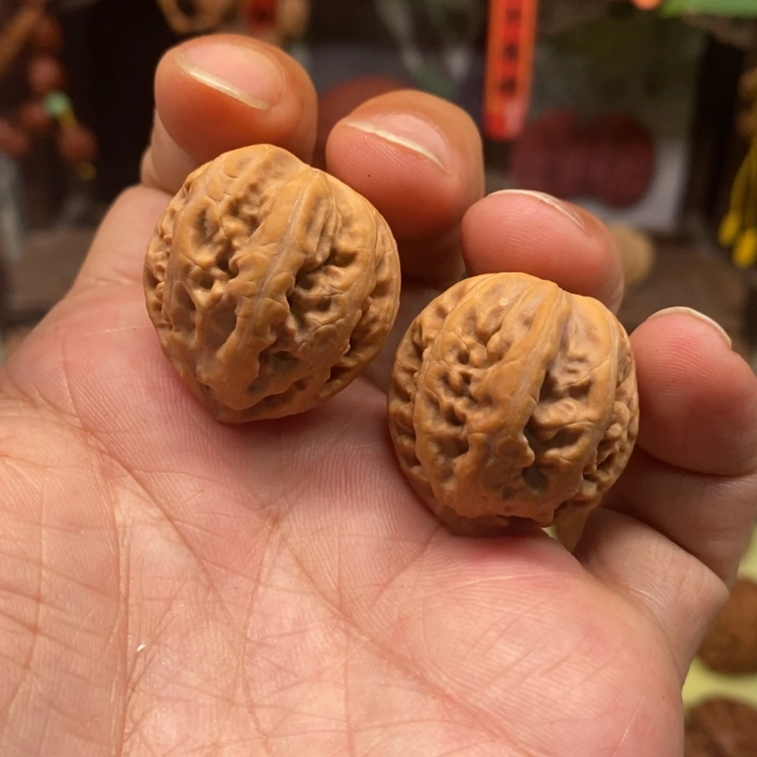 文玩核桃把件龙珠