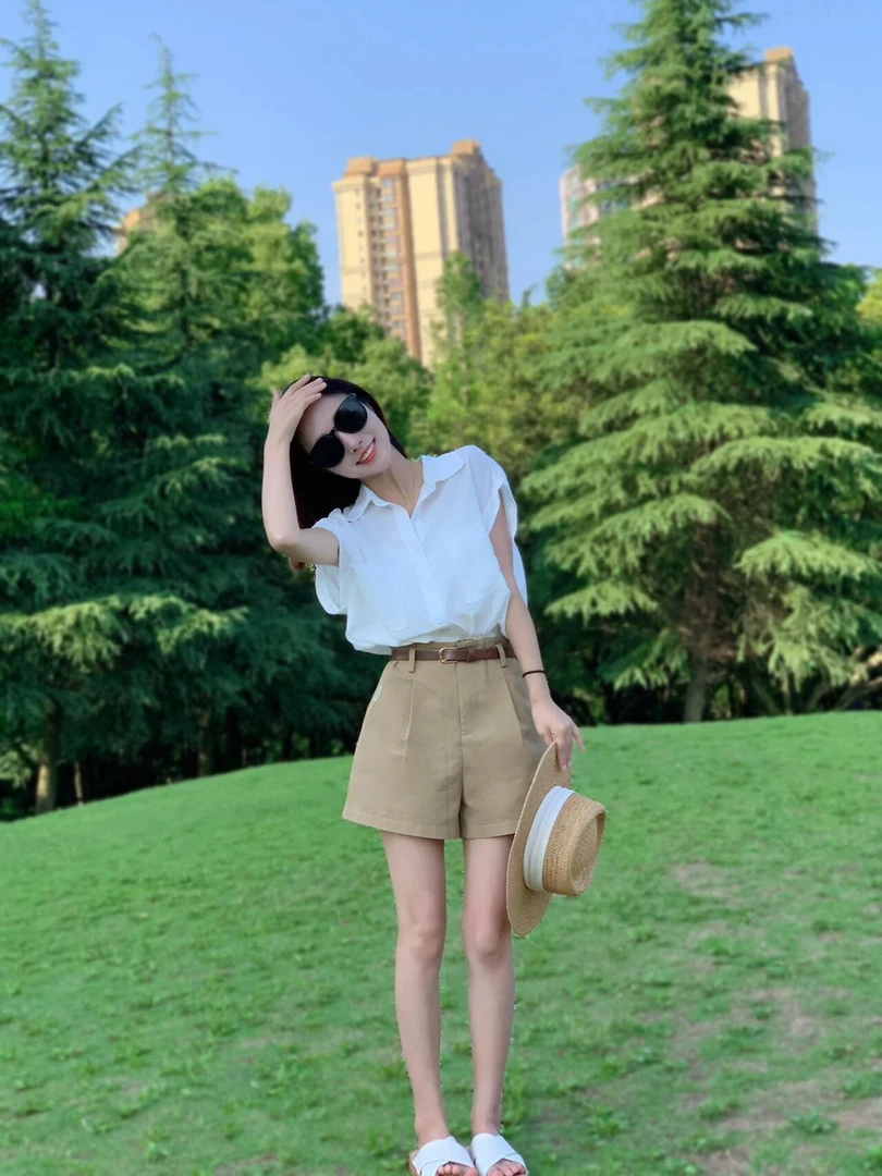 2025夏季新款韩系高级感白色短袖衬衫上衣搭配休闲短款气质两件套