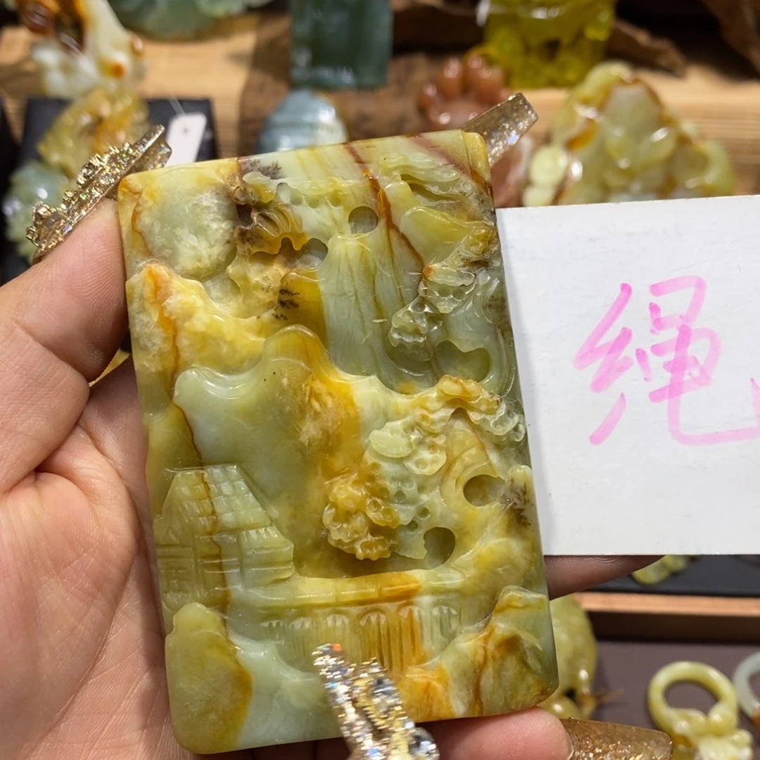 蛇纹石玉颈饰未镶嵌