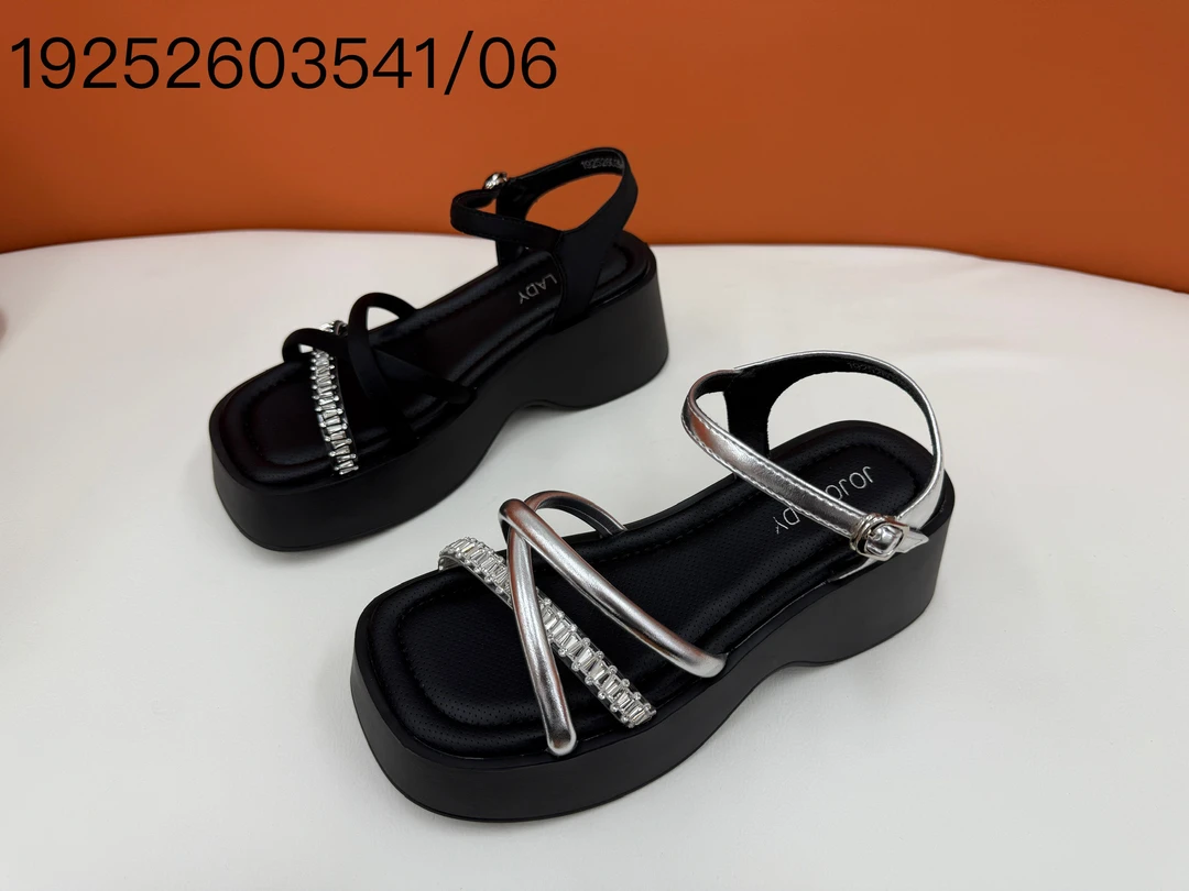 2025夏季新款松糕厚底坡跟一字扣水钻凉鞋女仙女风配裙子增高凉鞋