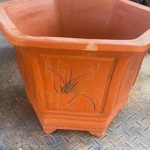 紫砂中国宜兴紫砂花盆，