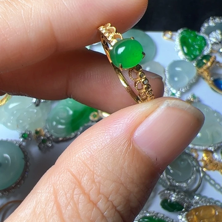 翡翠戒指18K金镶嵌