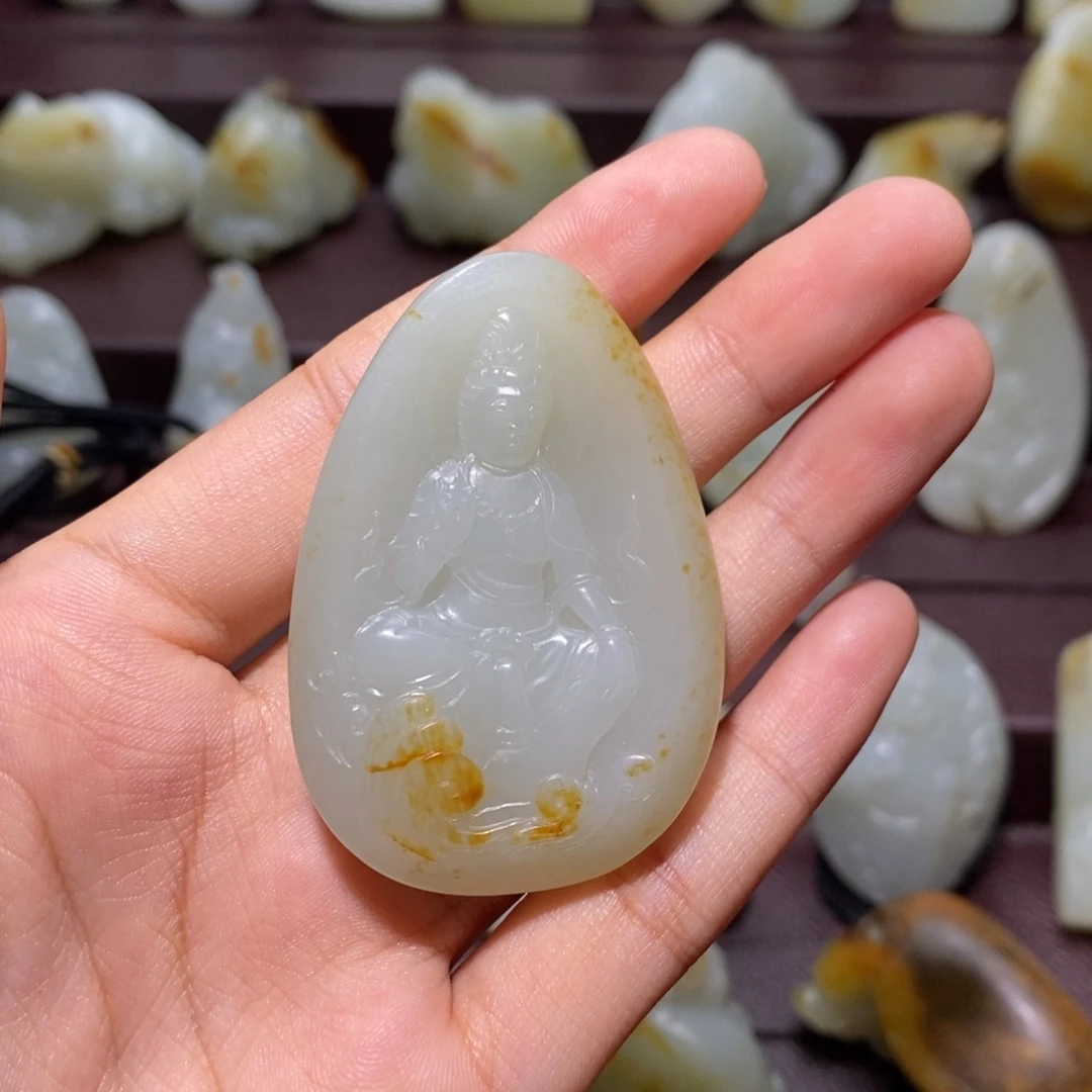 ****人颈饰未镶嵌和田玉