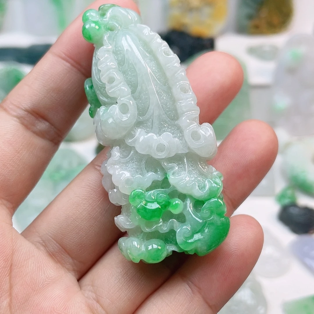 翡翠颈饰未镶嵌白菜