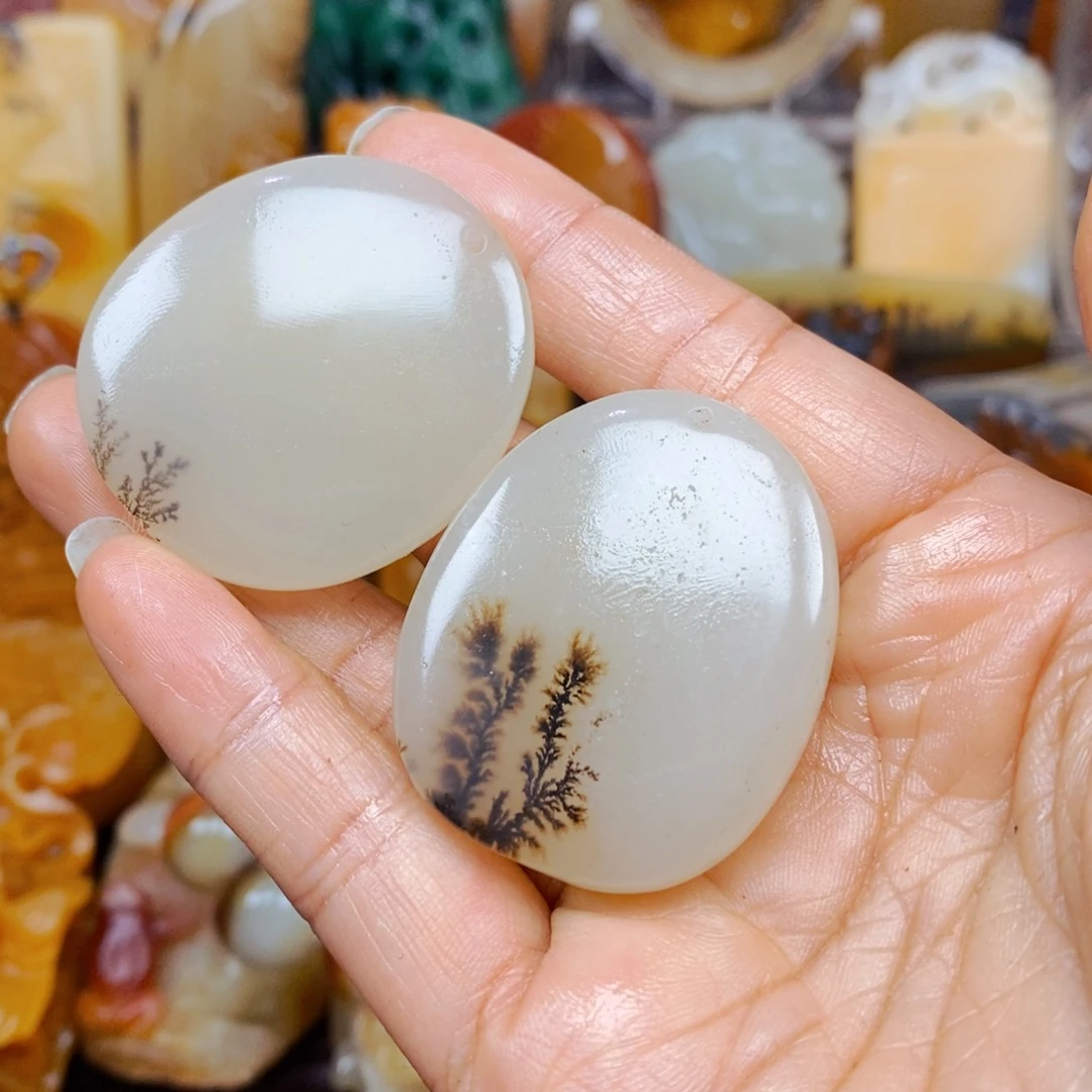 石英质玉（黄龙玉）颈饰未镶嵌