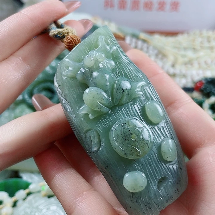 颈饰未镶嵌和田玉