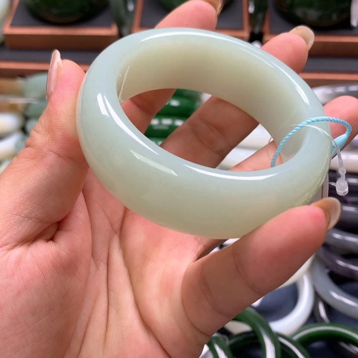 【闪购商品】未镶嵌手镯和田玉