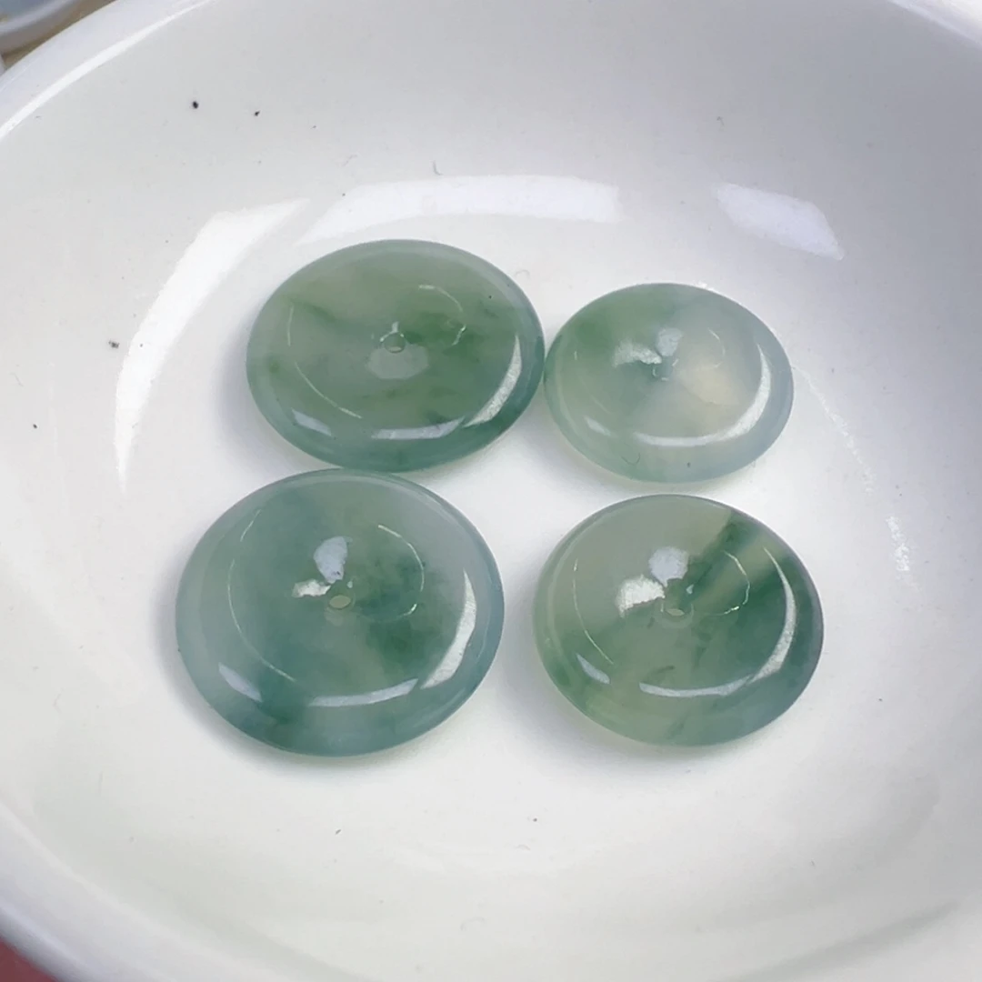 翡翠散珠平安扣一个