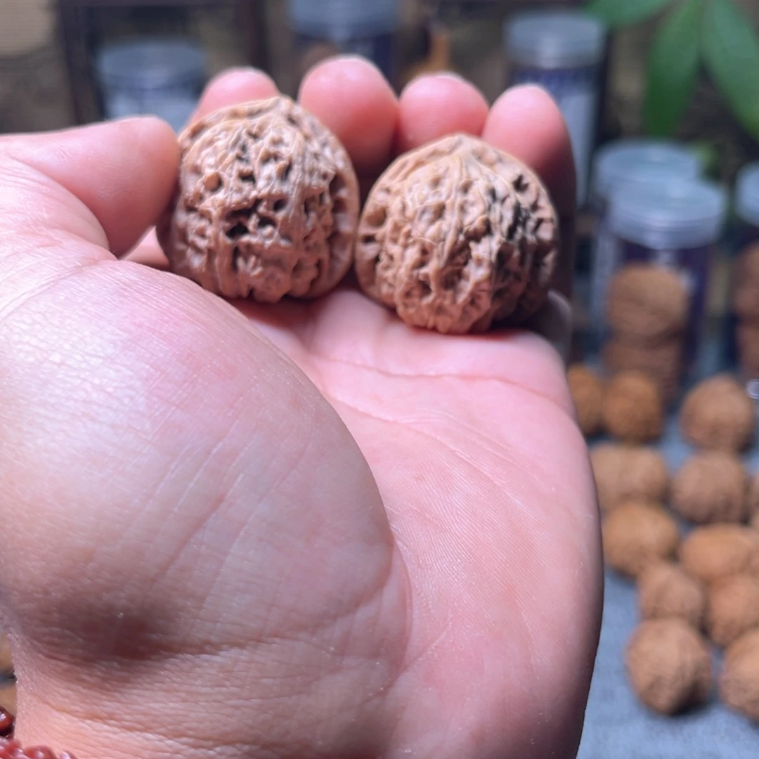 把件文玩核桃白狮子手捻