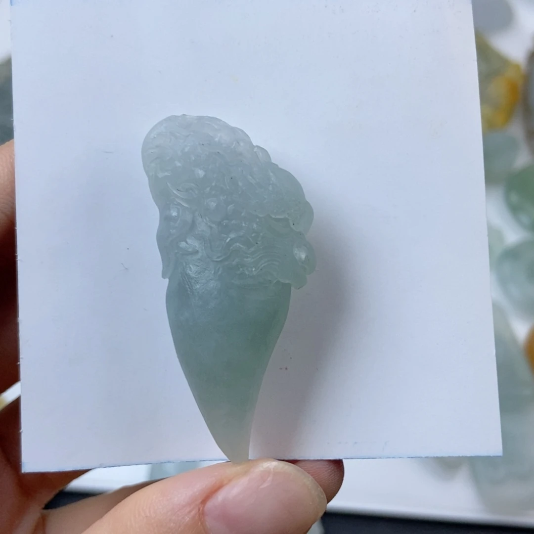 定制翡翠未镶嵌呆龙牙
