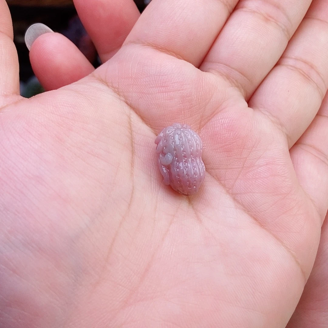 颈饰未镶嵌石英质玉（盐源）妮*