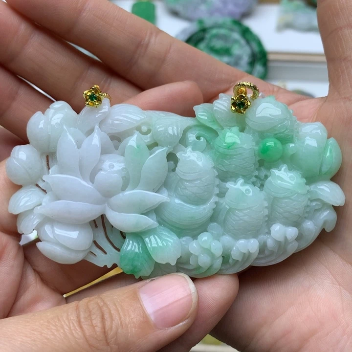 翡翠颈饰未镶嵌翡翠