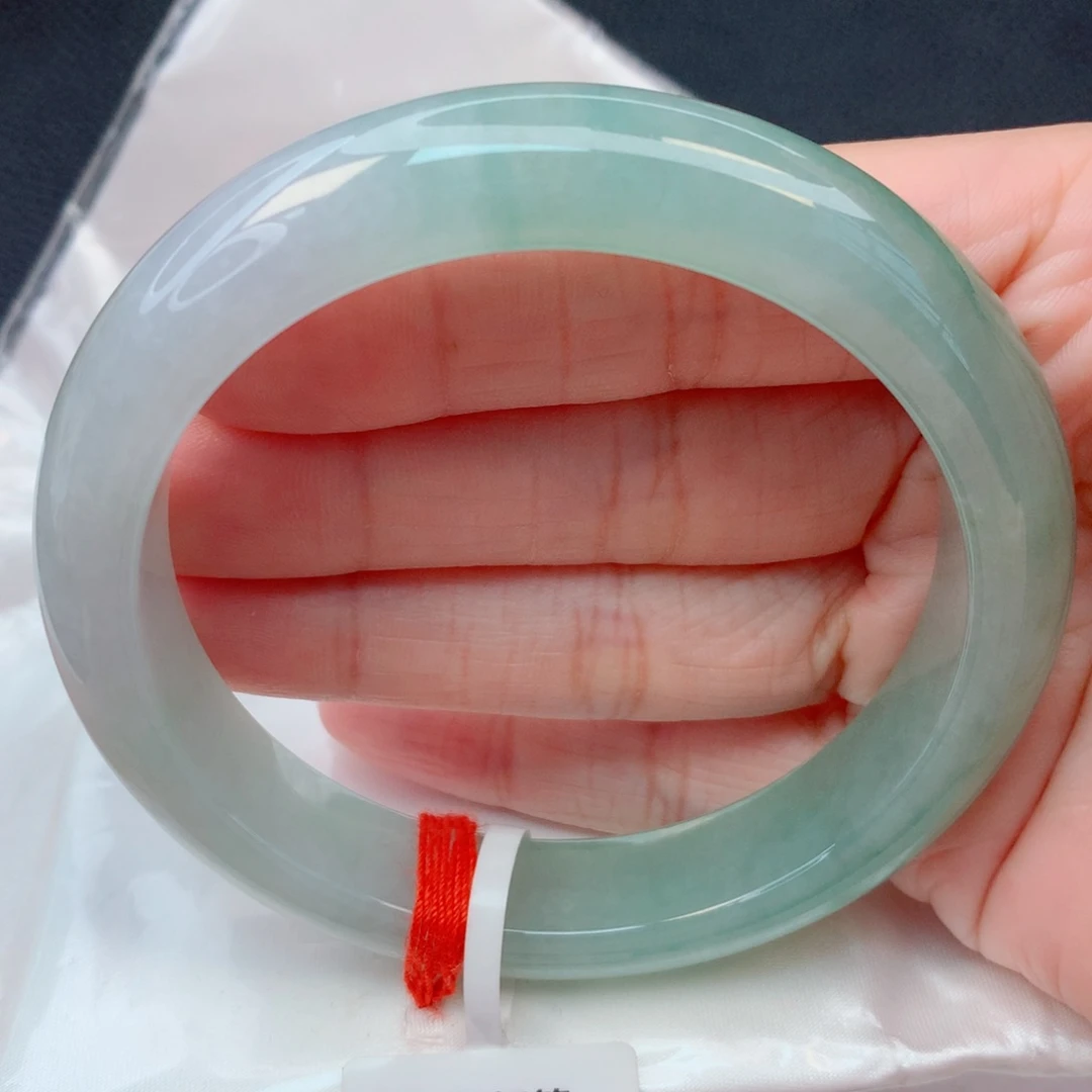 翡翠未镶嵌手镯61.5圈 冰湖水绿半山水意境