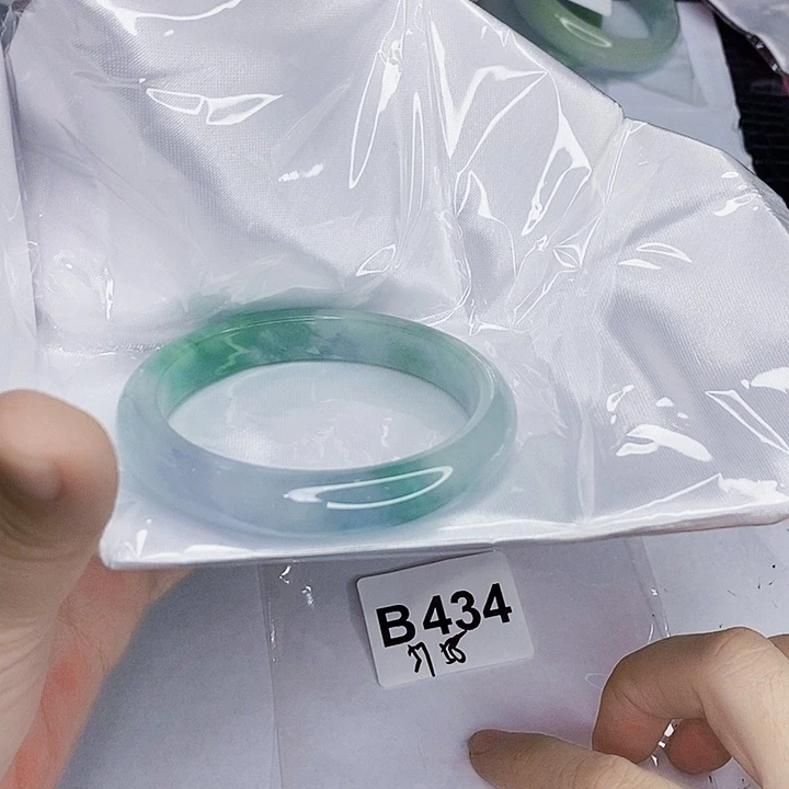 翡翠未镶嵌手镯一图一物实物为准