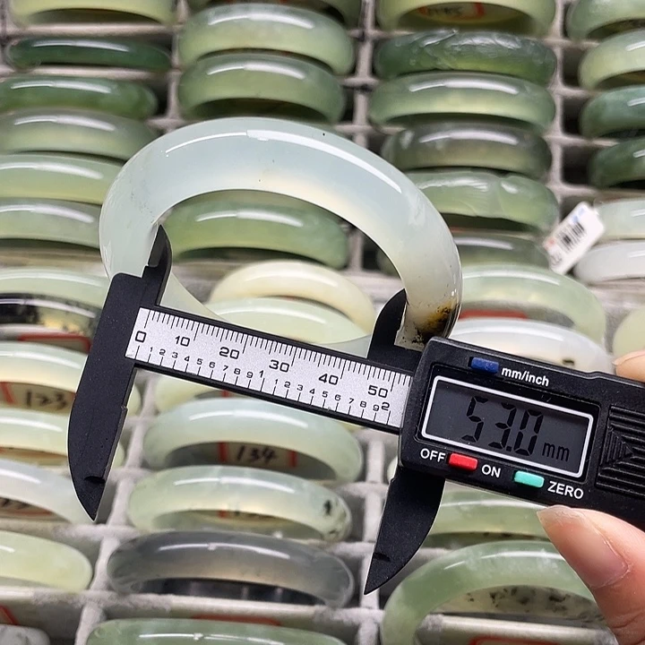 未镶嵌蛇纹石玉手镯152