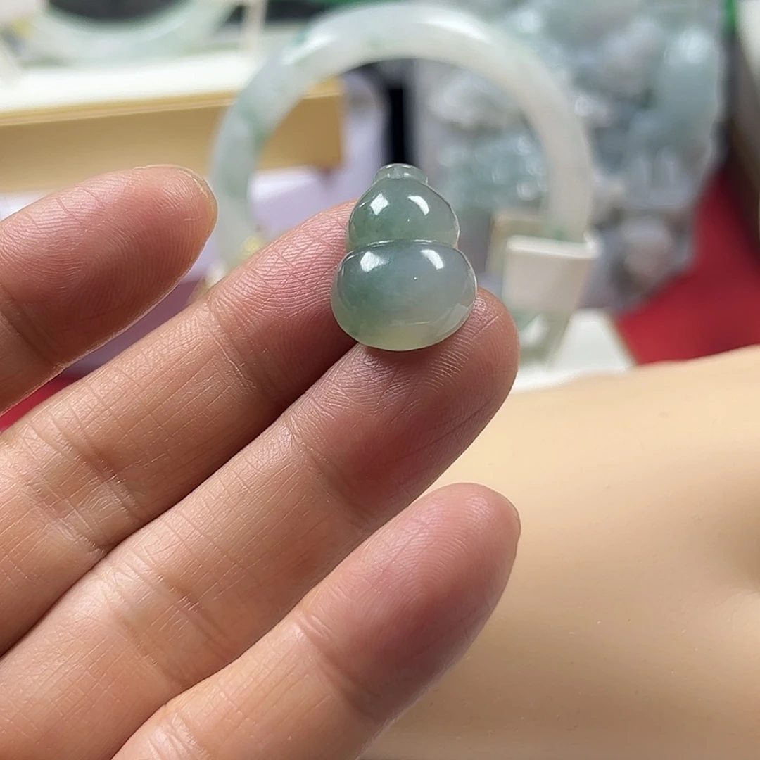 颈饰未镶嵌翡翠缅甸天然A货翡翠葫芦