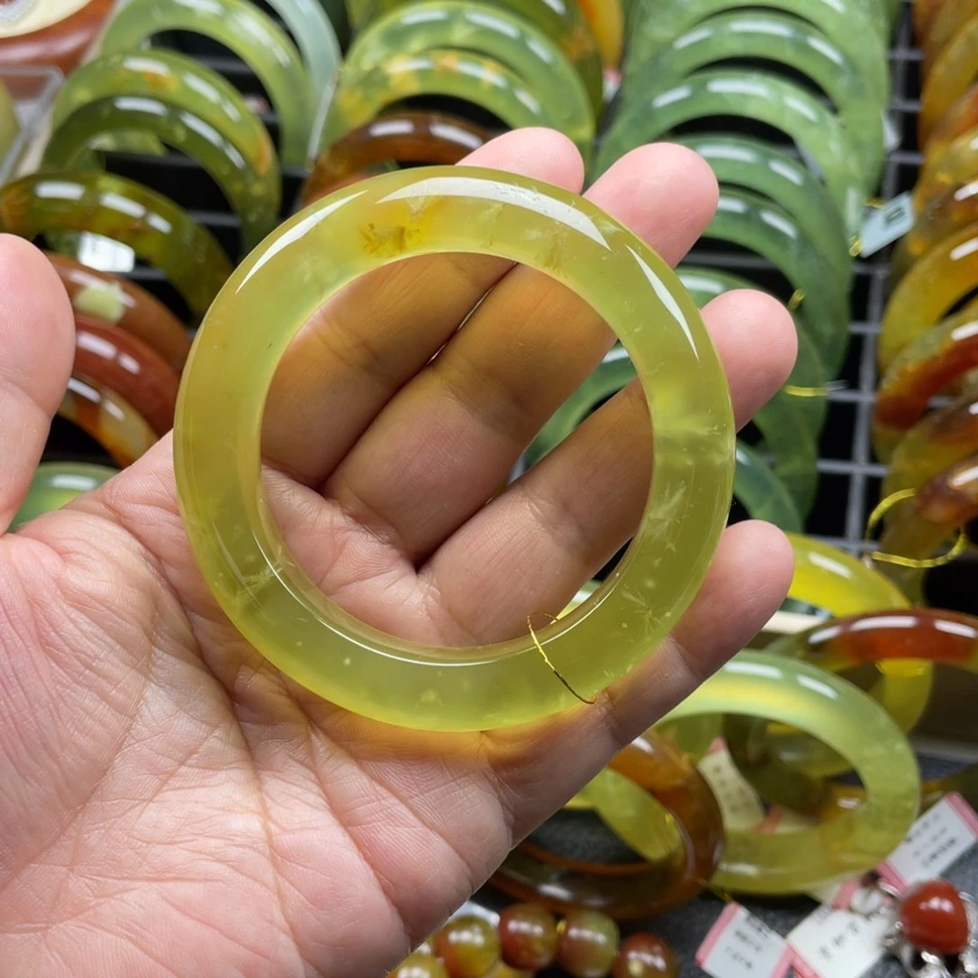 未镶嵌蛇纹石玉手镯有瑕
