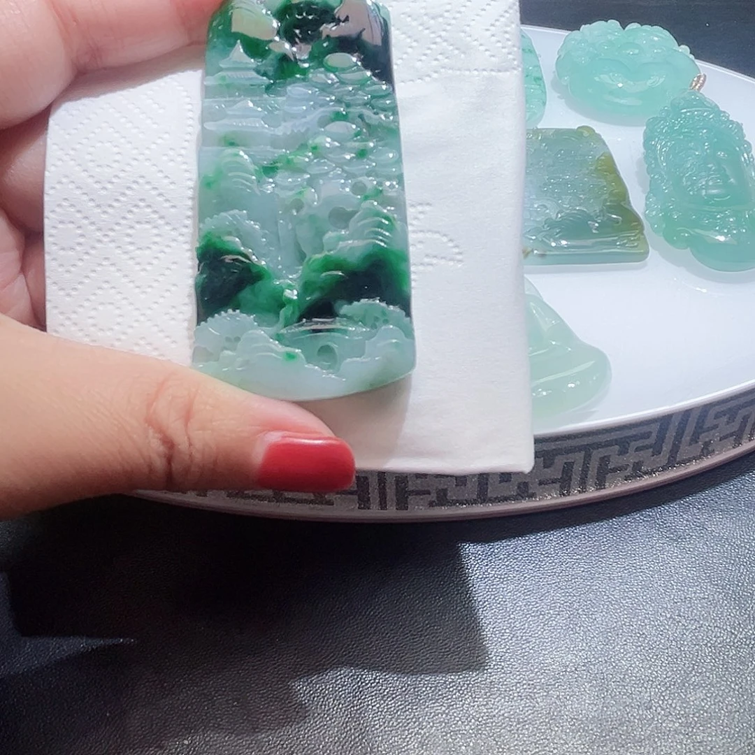 翡翠未镶嵌颈饰吊坠