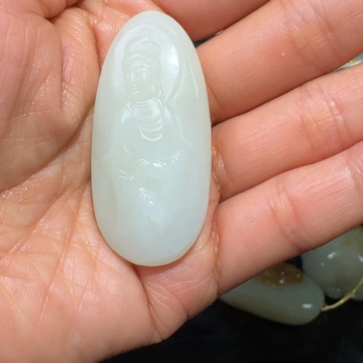 自***翔和田玉（青白玉）未镶嵌颈饰