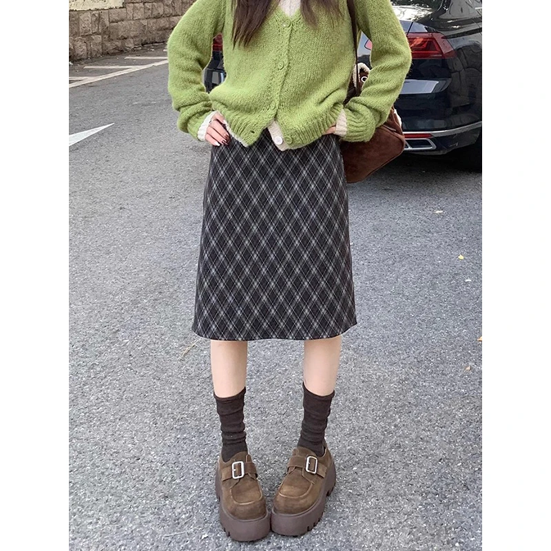 耶古美拉德深棕色菱格半身裙女2025秋冬新款高腰格纹a字直筒中裙