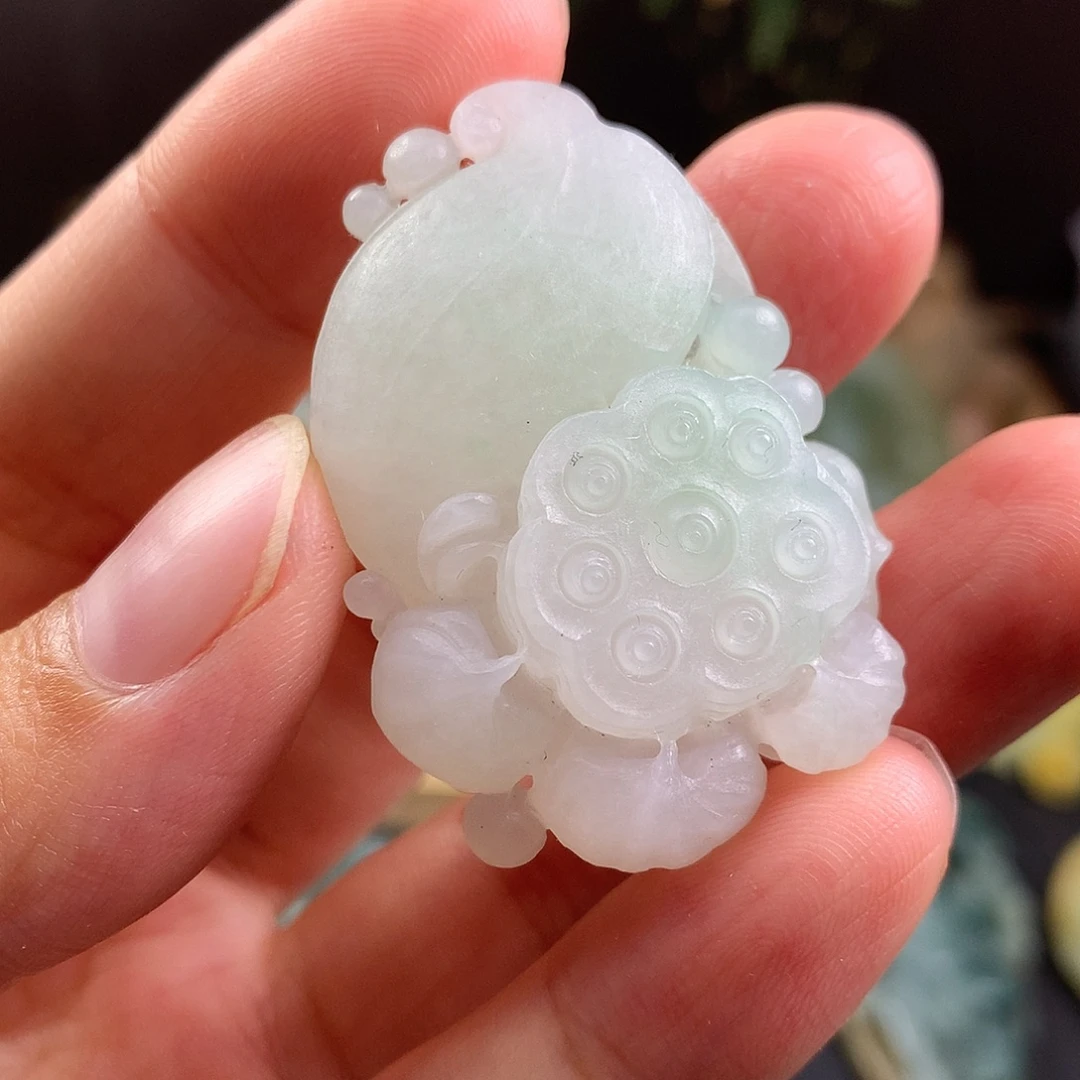 定制翡翠未镶嵌莲