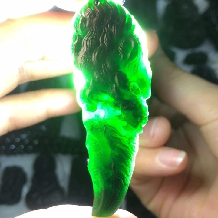 定制翡翠未镶嵌龙牙