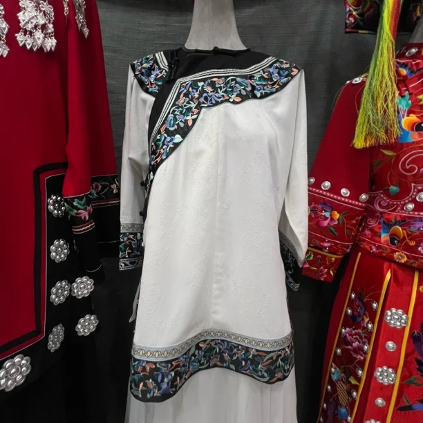 真丝提花汉太太苗族服饰