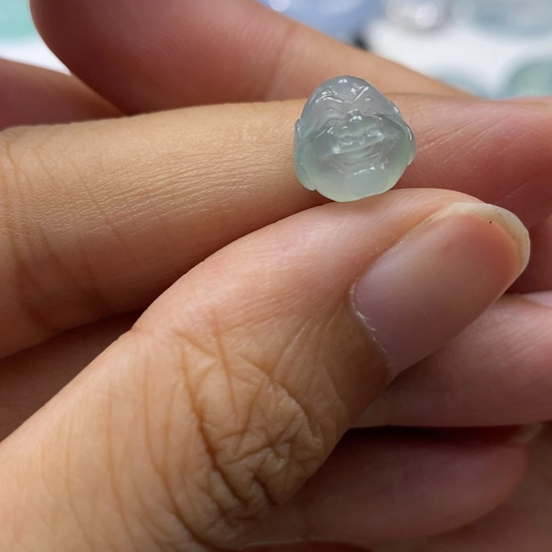 翡翠未镶嵌颈饰缅甸