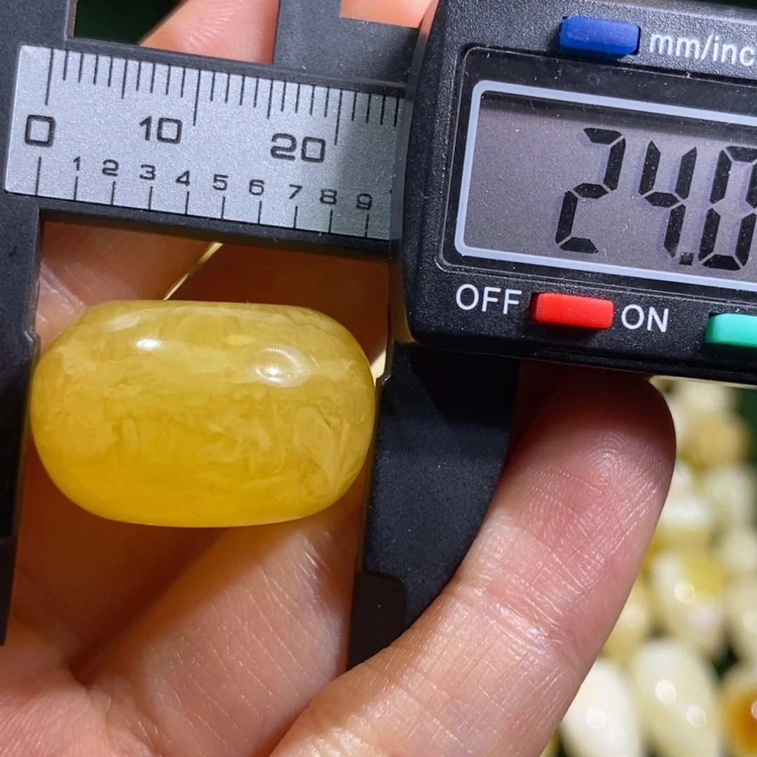 蜜蜡未镶嵌裸石配饰