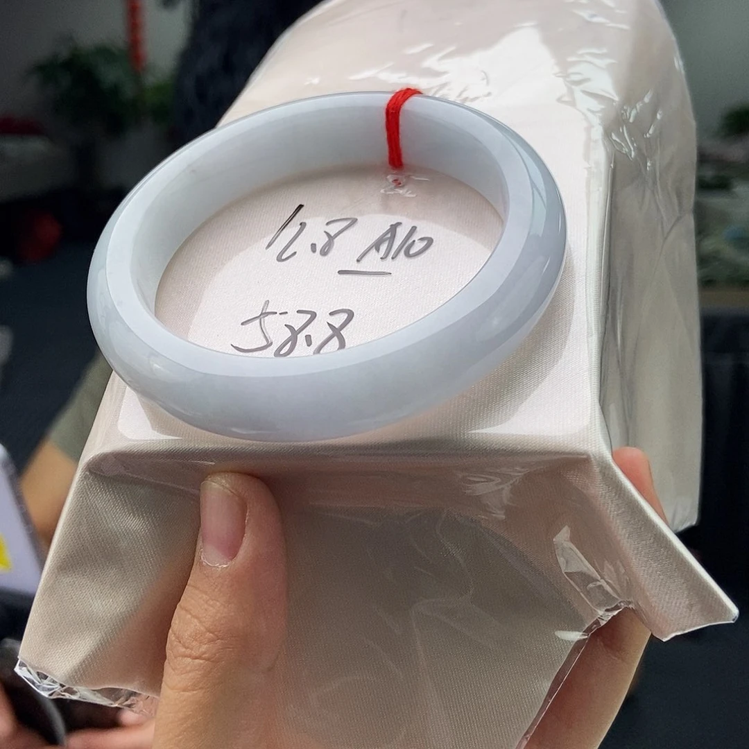 翡翠手镯未镶嵌颜色多样性发拍一发一