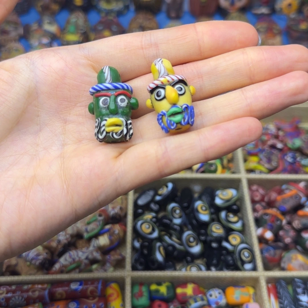 琉璃非金属玻璃颈饰娃娃头一个