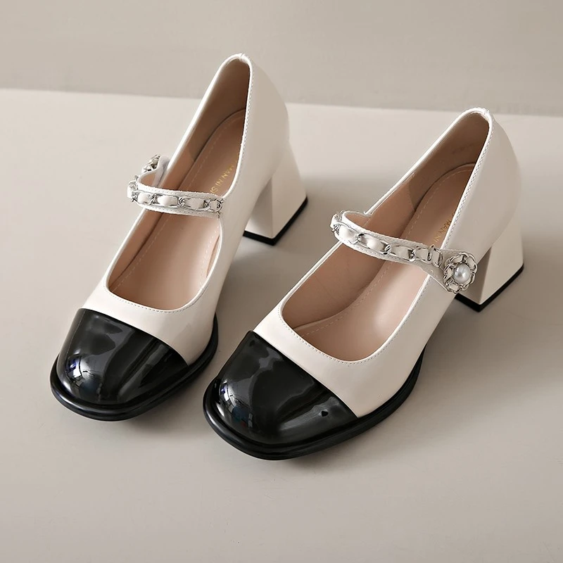 2025春季新款一字式扣带方根鞋春季高跟鞋气质秋季小众圆头漆皮