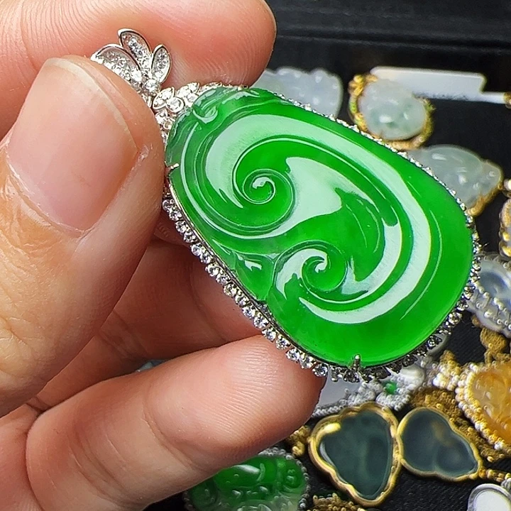 翡翠18K金镶嵌吊坠(不含链)